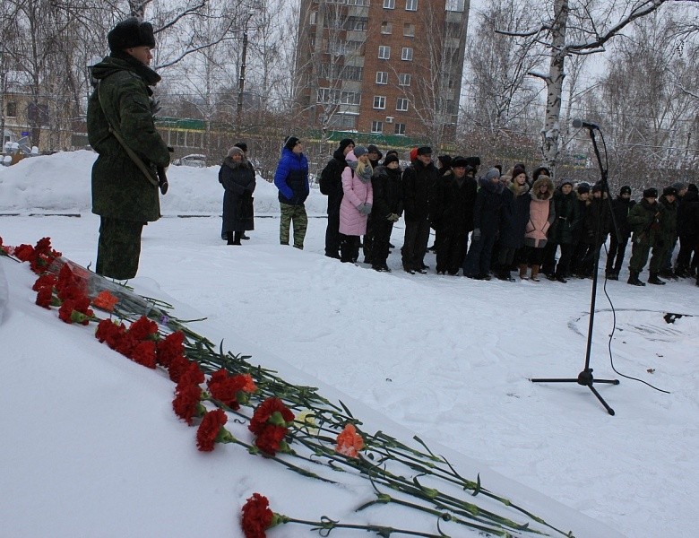 3 декабря на Монументе Славы Первомайского района состоялся митинг, посвященный Дню неизвестного солдата. 