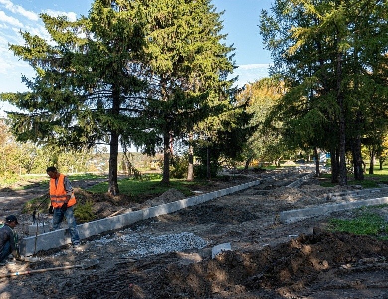 Парк "25 Лет Победы" продолжают реконструировать.