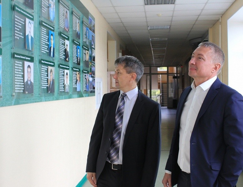 Новосибирский техникум железнодорожного транспорта посетил глава администрации Первомайского района Виталий Новоселов.