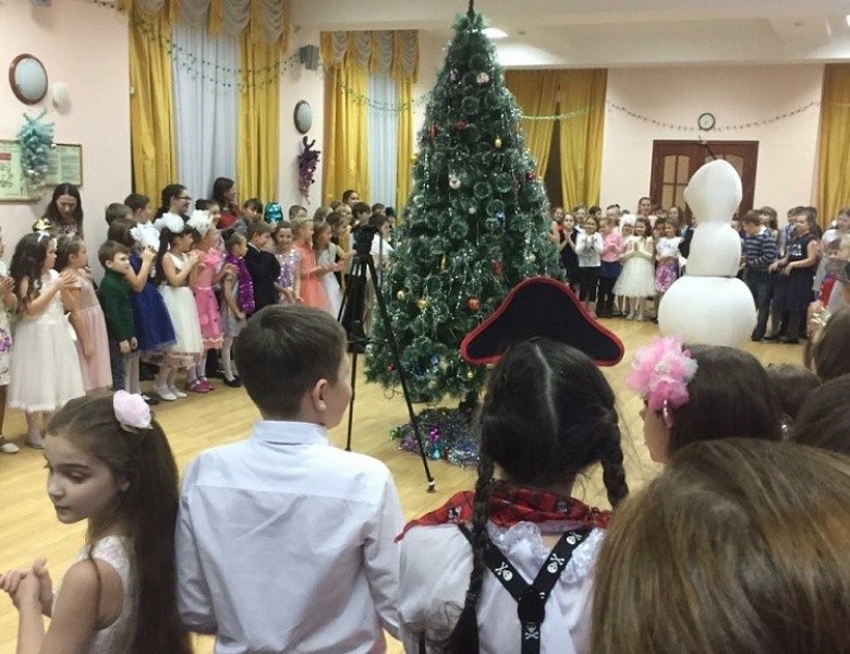 В Первомайском районе прошли новогодние елки главы администрации Первомайского района 