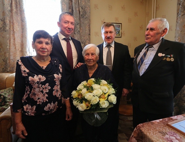 100-летие отмечает жительница Первомайского района города Новосибирска Елизавета Климентьевна Зуевская