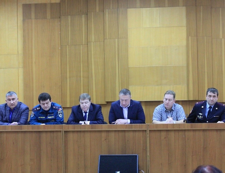 В Первомайском районе состоялось заседание комиссии по предупреждению и ликвидации чрезвычайных ситуаций и обеспечению пожарной безопасности