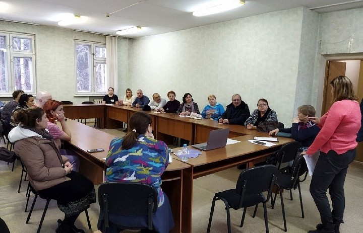 Юрист-практик и психолог провели занятия для замещающих родителей Первомайского района